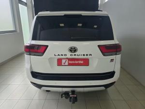 Toyota Land Cruiser 300 3.3D GR-Sport - Image 5
