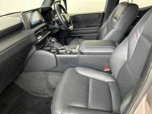 Toyota Land Cruiser 300 3.3D GR-Sport - Image 7