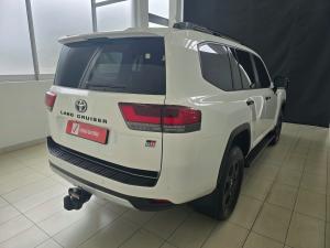 Toyota Land Cruiser 300 3.3D GR-Sport - Image 2