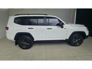 Toyota Land Cruiser 300 3.3D GR-Sport - Image 3