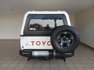 Toyota Land Cruiser 79 4.5D-4D LX V8 single cab - Image 5