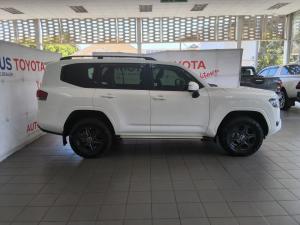 Toyota Land Cruiser 300 3.3D GX-R - Image 3