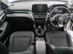 Toyota Urban Cruiser 1.5 XR manual - Image 6