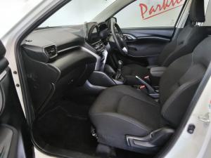 Toyota Urban Cruiser 1.5 XR manual - Image 7