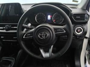 Toyota Urban Cruiser 1.5 XR manual - Image 8