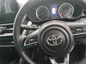 Toyota Urban Cruiser 1.5 XR manual - Image 9