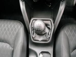 Toyota Urban Cruiser 1.5 XR manual - Image 12