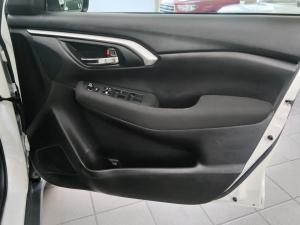 Toyota Urban Cruiser 1.5 XR manual - Image 23