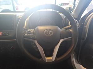 Toyota Vitz 1.0 XR manual - Image 8