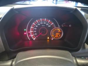 Toyota Vitz 1.0 XR manual - Image 10