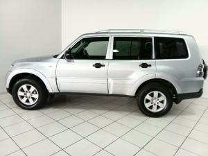 Mitsubishi Pajero 5-door 3.2DI-D GLX - Image 3