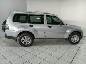 Mitsubishi Pajero 5-door 3.2DI-D GLX - Image 6
