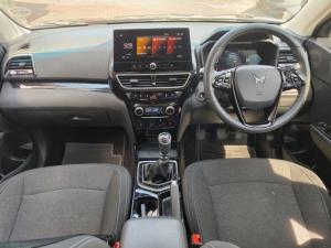 Mahindra XUV 3XO 1.2T AX5 manual - Image 6