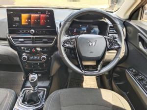 Mahindra XUV 3XO 1.2T AX5 manual - Image 7