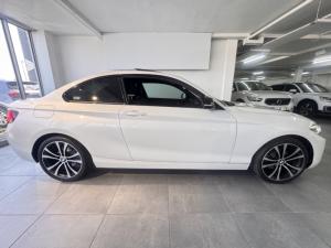 BMW 2 Series 220i coupe Sport Line - Image 2