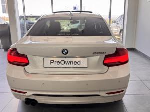 BMW 2 Series 220i coupe Sport Line - Image 4