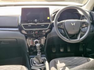 Mahindra XUV 3XO 1.2T MX3 manual - Image 7