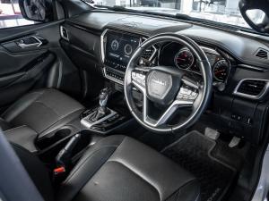 Isuzu D-Max 3.0TD double cab V-Cross - Image 13