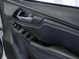 Isuzu D-Max 3.0TD double cab V-Cross - Image 18