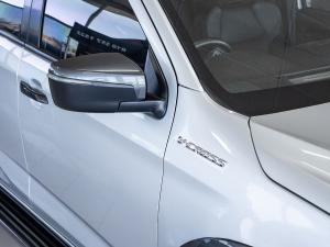 Isuzu D-Max 3.0TD double cab V-Cross - Image 6