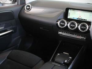 Mercedes-Benz GLA GLA200 - Image 11