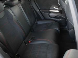Mercedes-Benz GLA GLA200 - Image 18