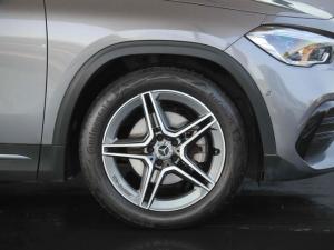 Mercedes-Benz GLA GLA200 - Image 24