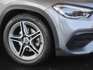 Mercedes-Benz GLA GLA200 - Image 6