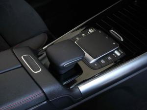 Mercedes-Benz GLA GLA200 - Image 9