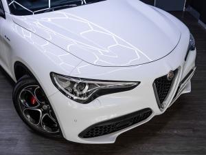 Alfa Romeo Stelvio 2.0T Super Q4 - Image 4