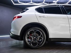 Alfa Romeo Stelvio 2.0T Super Q4 - Image 7