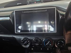 Toyota Hilux 2.8GD-6 4x4 Raider auto - Image 9