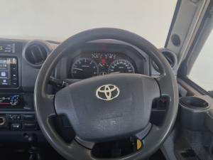 Toyota Land Cruiser 79 4.5D-4D LX V8 single cab - Image 8