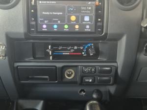 Toyota Land Cruiser 79 4.5D-4D LX V8 single cab - Image 10