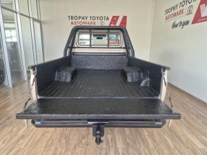 Toyota Land Cruiser 79 4.5D-4D LX V8 single cab - Image 12