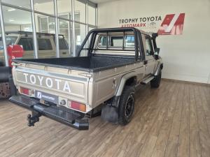 Toyota Land Cruiser 79 4.5D-4D LX V8 single cab - Image 2