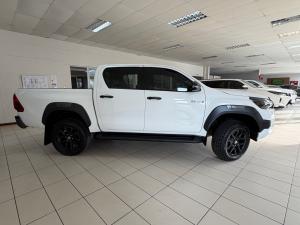 Toyota Hilux 2.8GD-6 double cab 4x4 Legend auto - Image 3