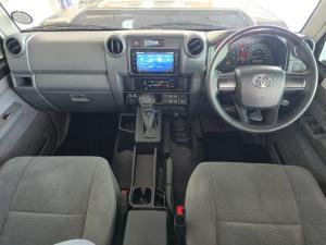 Toyota Land Cruiser 76 2.8GD-6 station wagon LX auto - Image 6