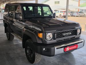 Toyota Land Cruiser 76 2.8GD-6 station wagon LX auto - Image 1