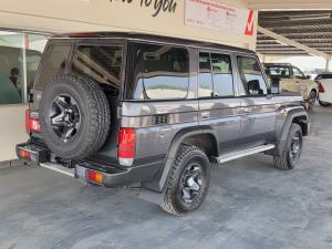 Toyota Land Cruiser 76 2.8GD-6 station wagon LX auto - Image 2