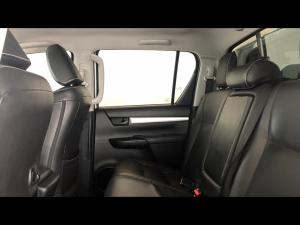Toyota Hilux 2.4GD-6 double cab Raider manual - Image 11