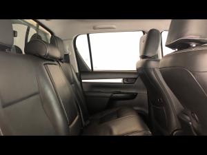 Toyota Hilux 2.4GD-6 double cab Raider manual - Image 12