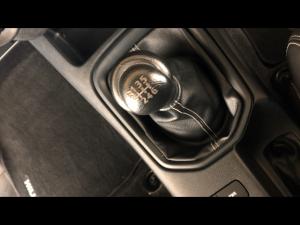 Toyota Hilux 2.4GD-6 double cab Raider manual - Image 15
