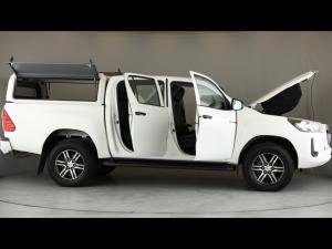 Toyota Hilux 2.4GD-6 double cab Raider manual - Image 30