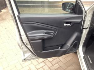 Toyota Vitz 1.0 XR auto - Image 24