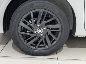 Toyota Vitz 1.0 XR manual - Image 12