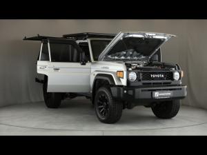 Toyota Land Cruiser 79 2.8GD-6 double cab auto - Image 29