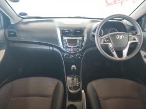 Hyundai Accent hatch 1.6 Fluid auto - Image 6