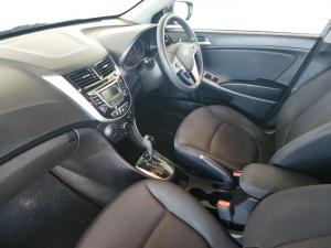 Hyundai Accent hatch 1.6 Fluid auto - Image 7