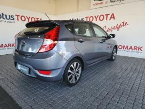 Hyundai Accent hatch 1.6 Fluid auto - Image 2